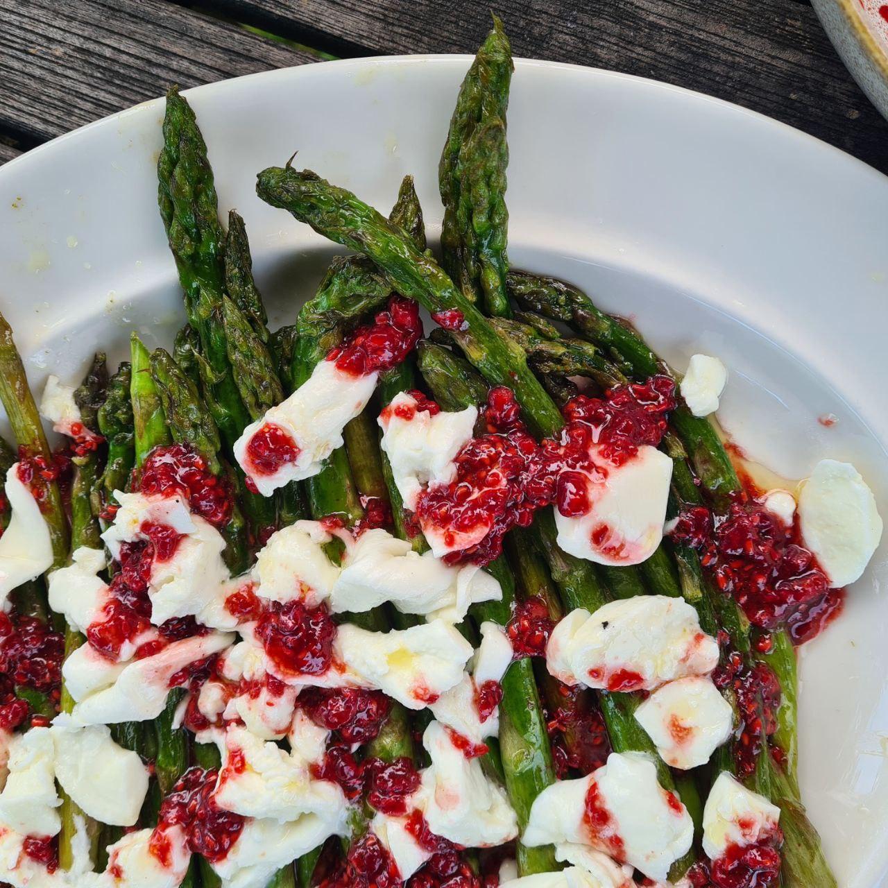 photographie asperges vertes vinaigrette framboise